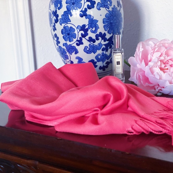 Oversize Pink Scarf - Picture 3 of 3